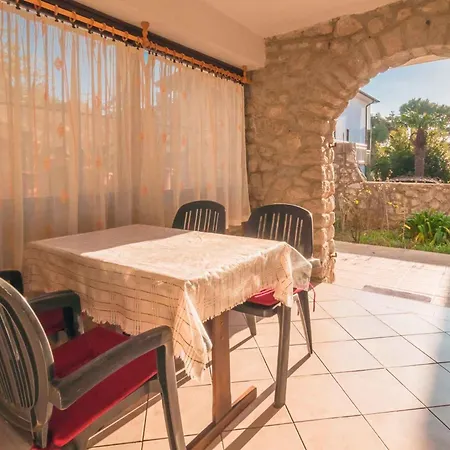 Apartment In 14985 Mali Losinj