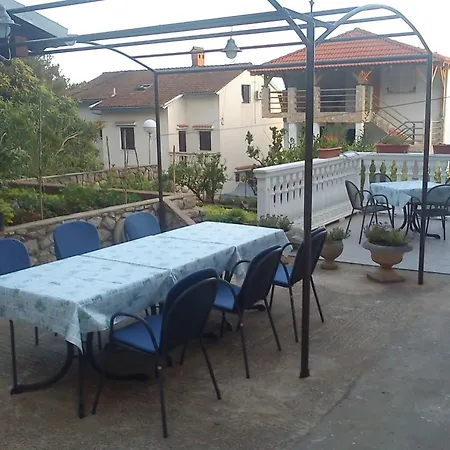Apartment In 14985 *