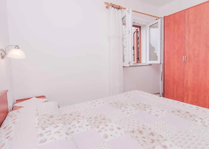 Apartament In 14985