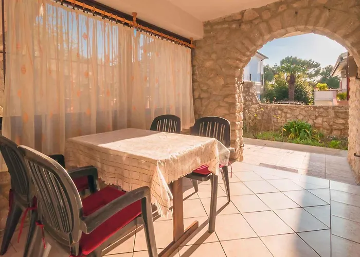 Apartament In 14985 Mali Lošinj