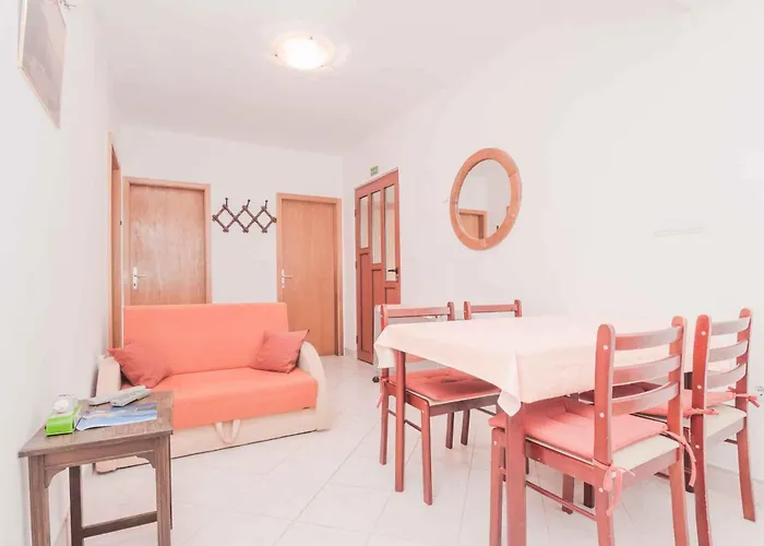 Apartament In 14985